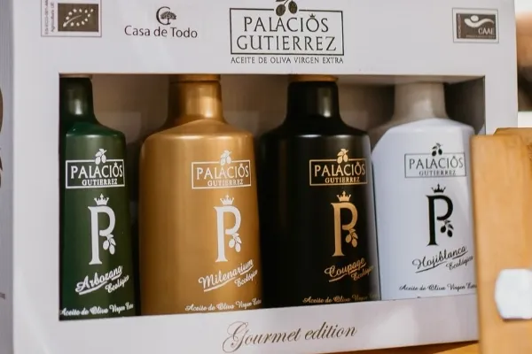 Aceites Palacio , productor de Aceite en la localidad de Alberuela de Tubo, Huesca