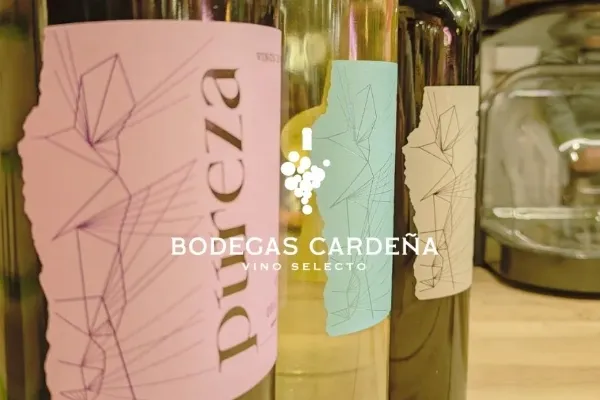 Bodega Familia Cardeña , productor de Vino en la localidad de Navas del Rey, Madrid