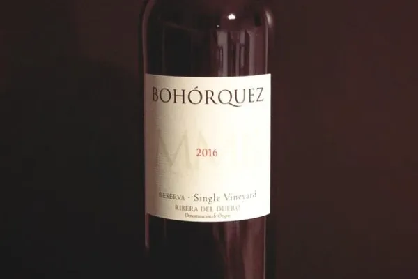 Bodegas Bohórquez , productor de Vino en la localidad de Pesquera de Duero, Valladolid