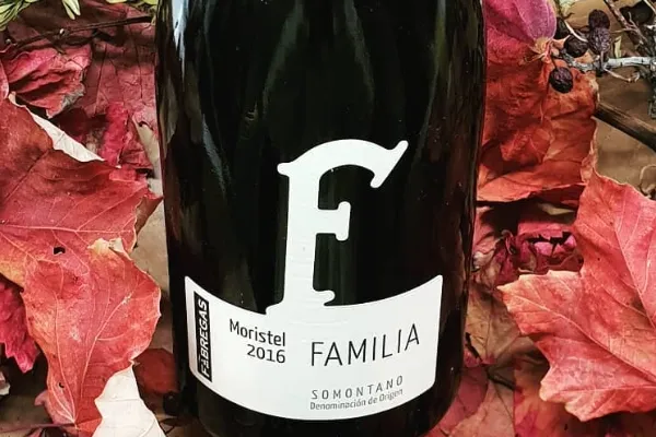 Bodegas Fábregas , productor de Vino en la localidad de Barbastro, Huesca