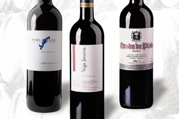 Bodegas Fernández , productor de Vino en la localidad de Jumilla, Murcia