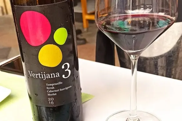 Bodegas Vertijana , productor de Vino en la localidad de Polícar, Granada