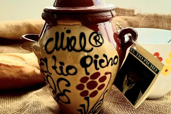 El Tío Picho , productor de Miel en la localidad de Las Mestas, Cáceres