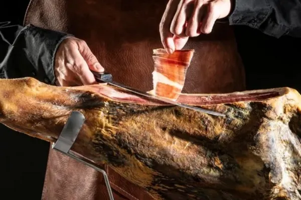 Ibéricos Simón Martín Guijuelo , productor de Jamón en la localidad de Guijuelo, Salamanca