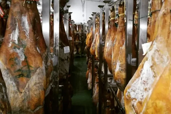 Iberbal , productor de Jamón en la localidad de Plasencia, Cáceres