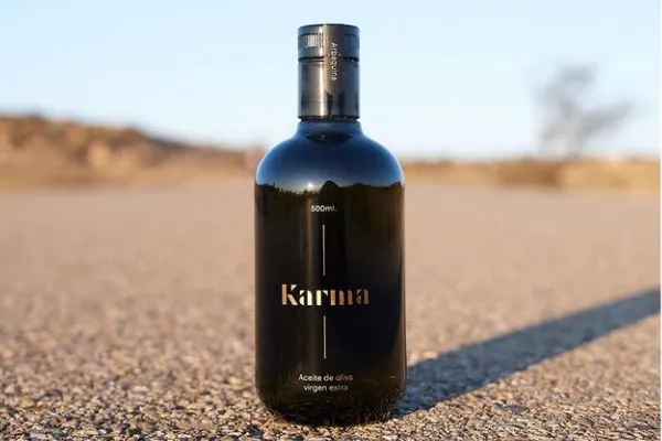 Karma Aove , productor de Aceite en la localidad de Escatrón, Zaragoza