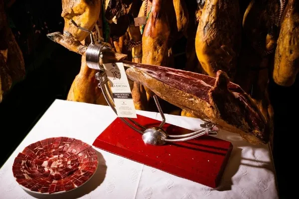 Jamones la Encina , productor de Jamón en la localidad de Sevilla, Sevilla