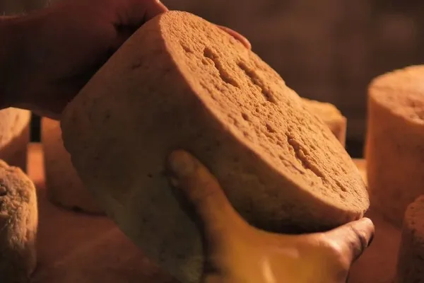 Leche de Picos , productor de Queso en la localidad de Villar, Asturias