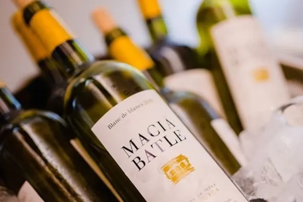 Macià Batle , productor de Vino en la localidad de Santa Maria del Camí, Illes Balears