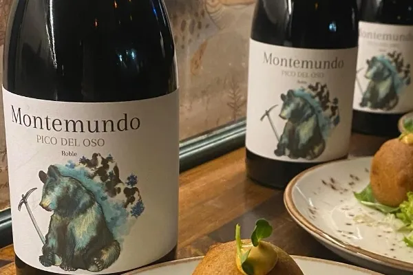 Montemundo , productor de Vino en la localidad de , 