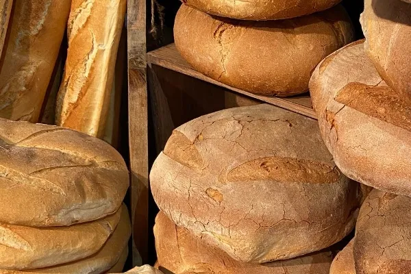 Panaderia Puente Asnil , productor de Pan en la localidad de Potes, Cantabria