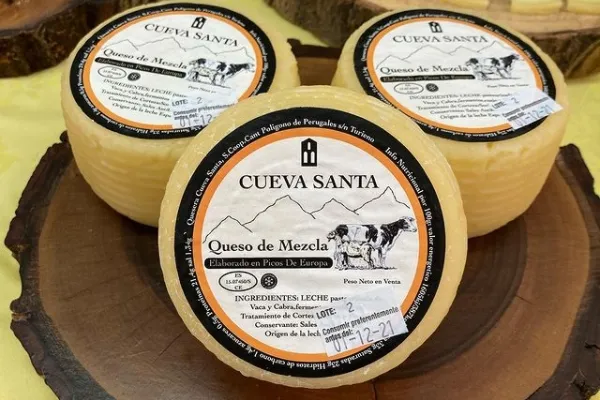 Quesera Cueva Santa , productor de Queso en la localidad de Turieno, Cantabria