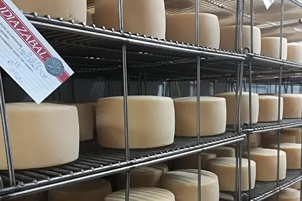 Queseria Aldaia , productor de Queso en la localidad de Lezaun, Nafarroa