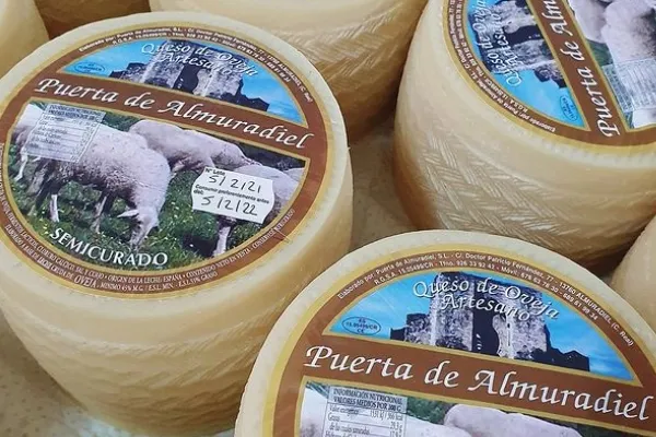 Queso Puerta de Almuradiel , productor de Queso en la localidad de Almuradiel, Ciudad Real