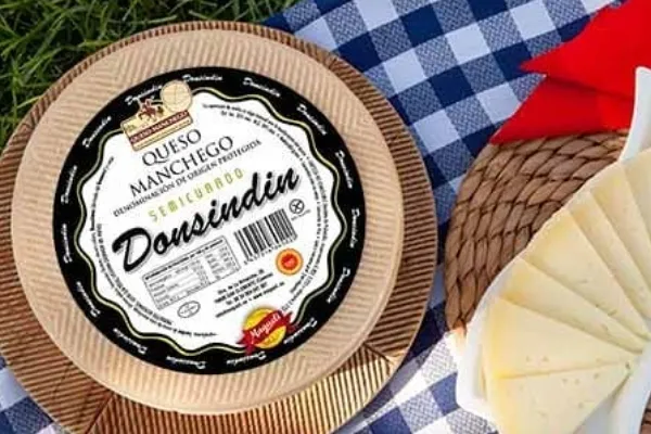 Maqueli , productor de Queso en la localidad de San Clemente, Cuenca