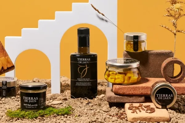 Tierras de Jaén , productor de Aceite en la localidad de Canena, Jaén