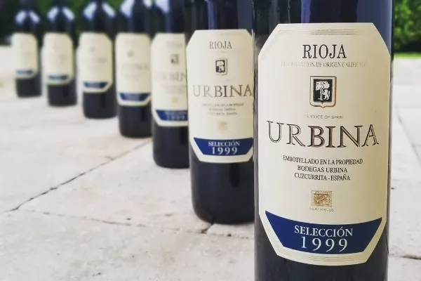 Bodegas Urbina , productor de Vino en la localidad de Cuzcurrita de Río Tirón, La Rioja