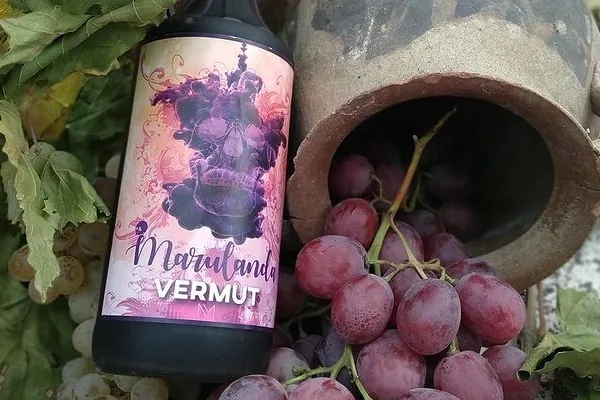 Vermut Marulanda , productor de Alcohol en la localidad de Murcia, Murcia